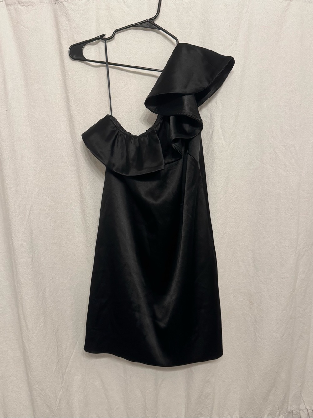 Black One-Shoulder Ruffle Cocktail Dress